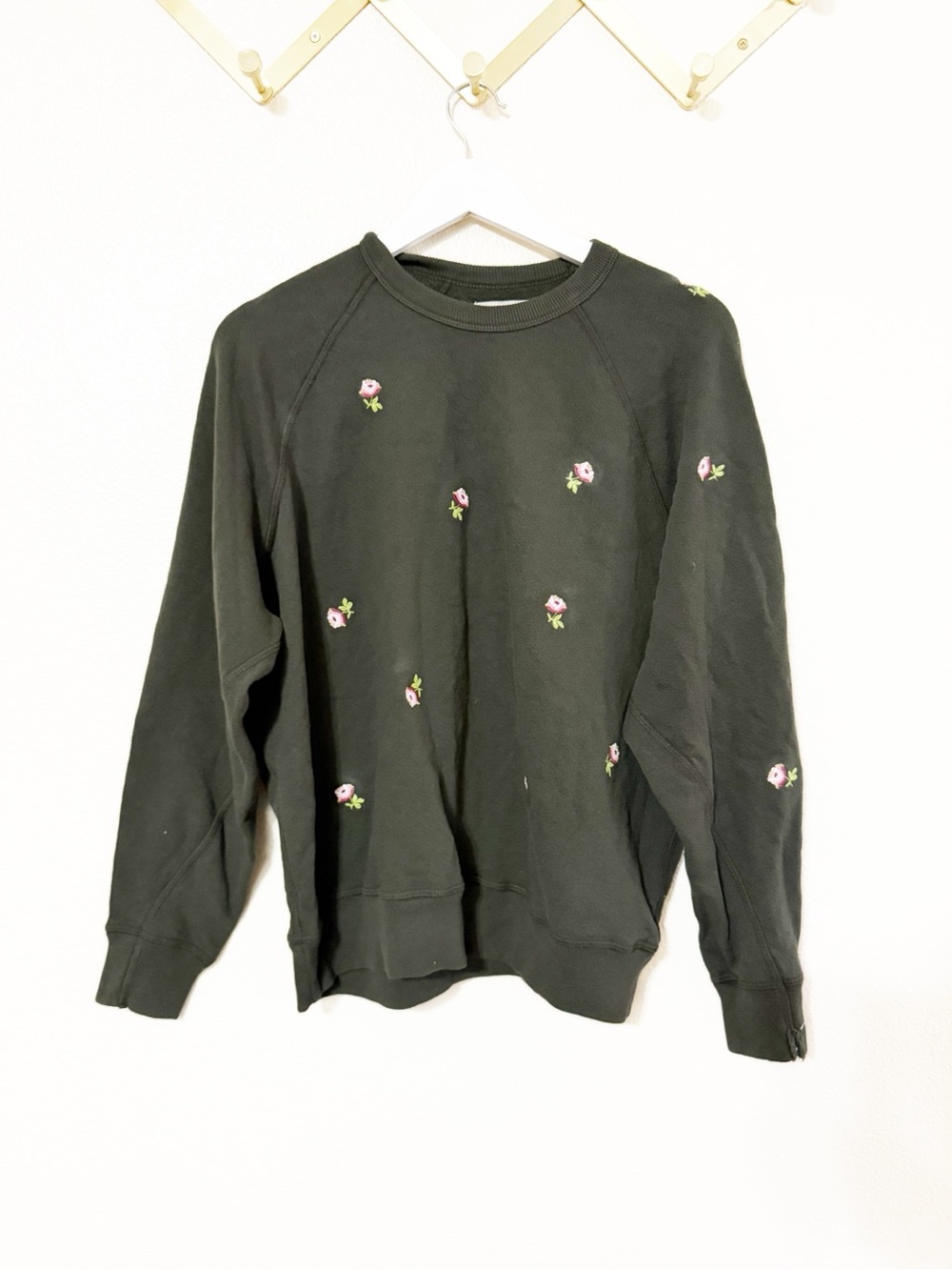 THE GREAT. The College Embroidered Crew Neck Rose Sweatshirt in Woodland Green - Picture 6 of 10